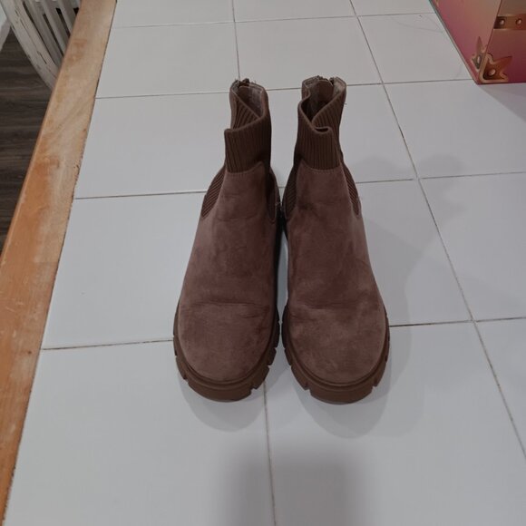 Steve Madden Brown Suede Ankle Boots - Picture 3 of 3
